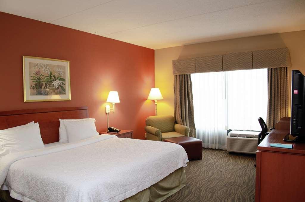 Hampton Inn & Suites Augusta West Room photo