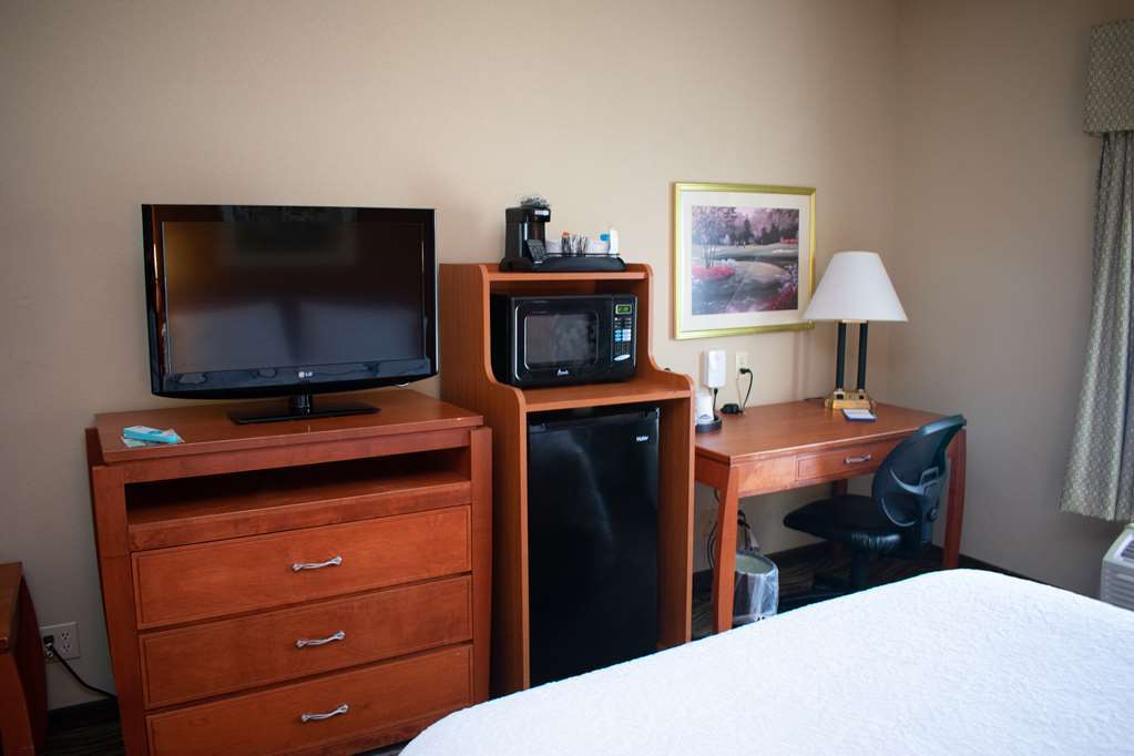 Hampton Inn & Suites Augusta West Room photo