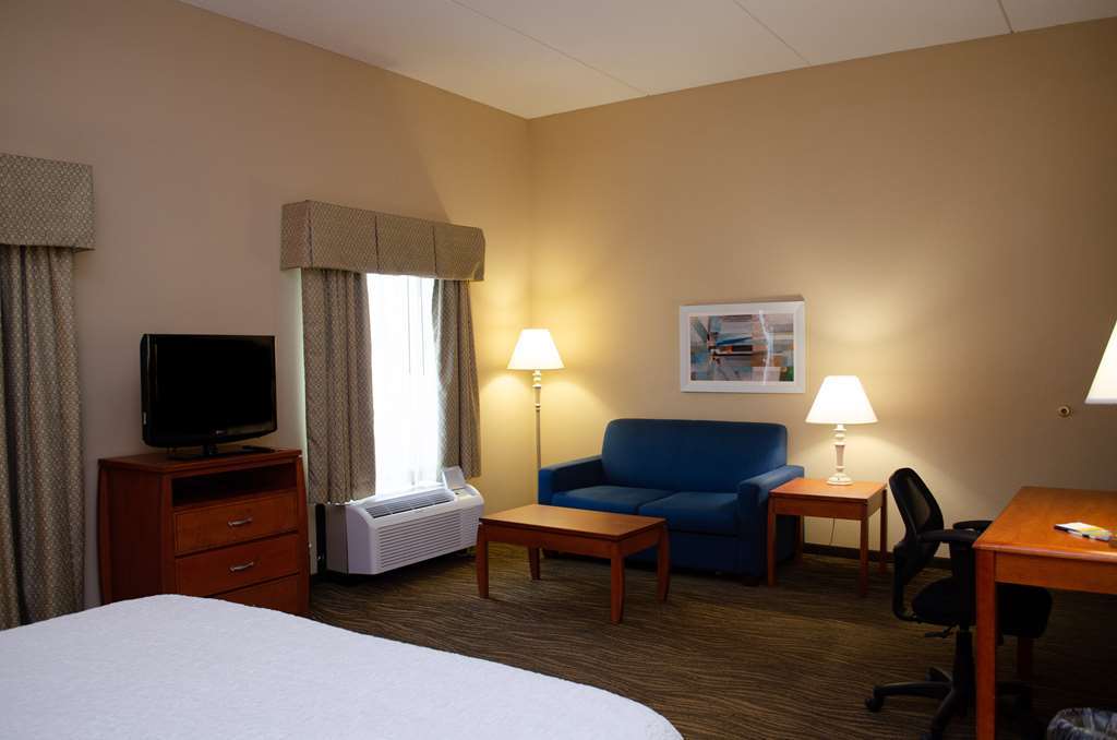 Hampton Inn & Suites Augusta West Room photo