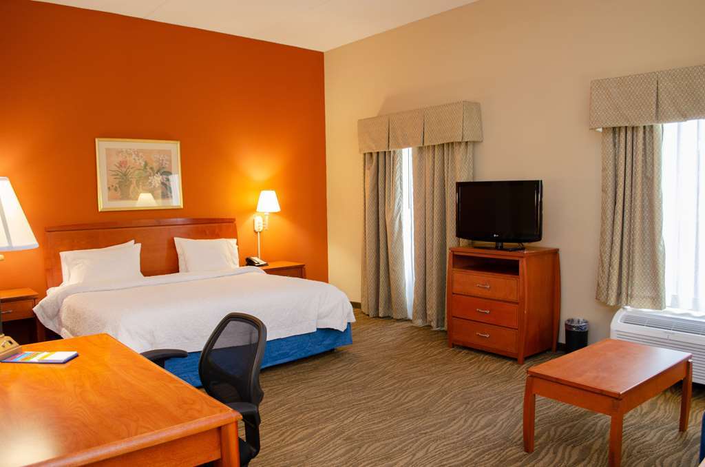 Hampton Inn & Suites Augusta West Room photo